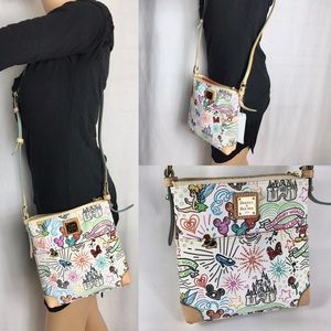 ❤️Dooney & Bourke crossbody Disney tinkerb…